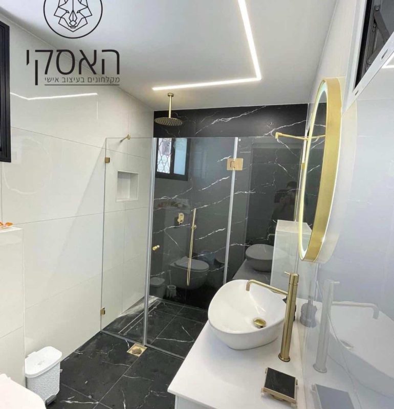 מקלחון חזית שתי קבועים ודלת