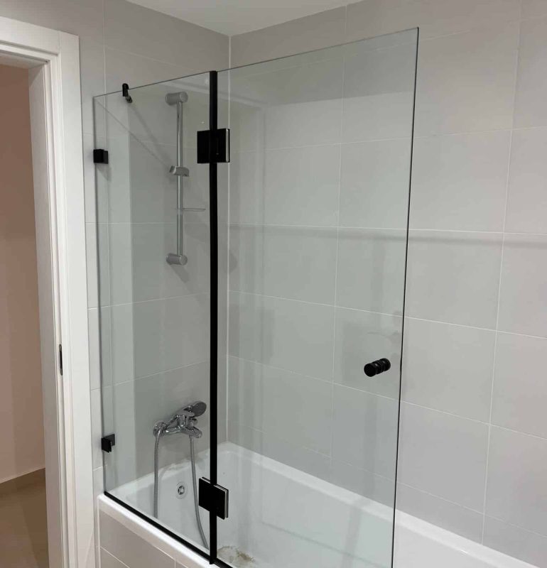 אמבטיון סגירה חלקית קבוע ודלת