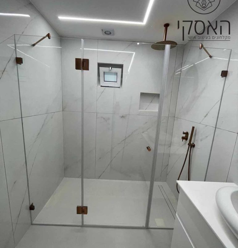 מקלחון חזית שתי קבועים ודלת