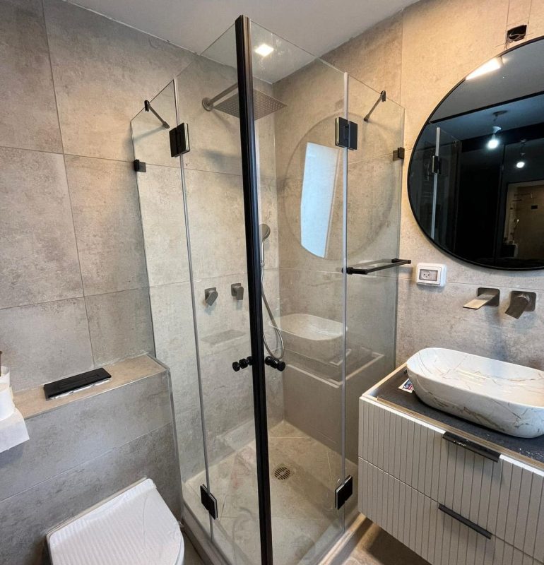 2 קבועים 2 דלתות