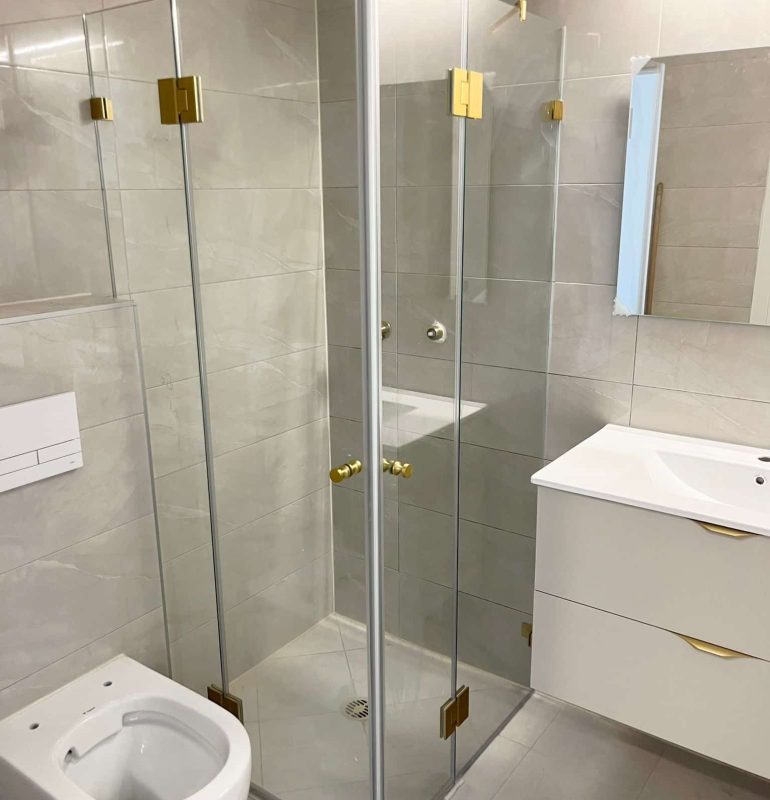 מקלחון פינתי שתי קבועים שתי דלתות