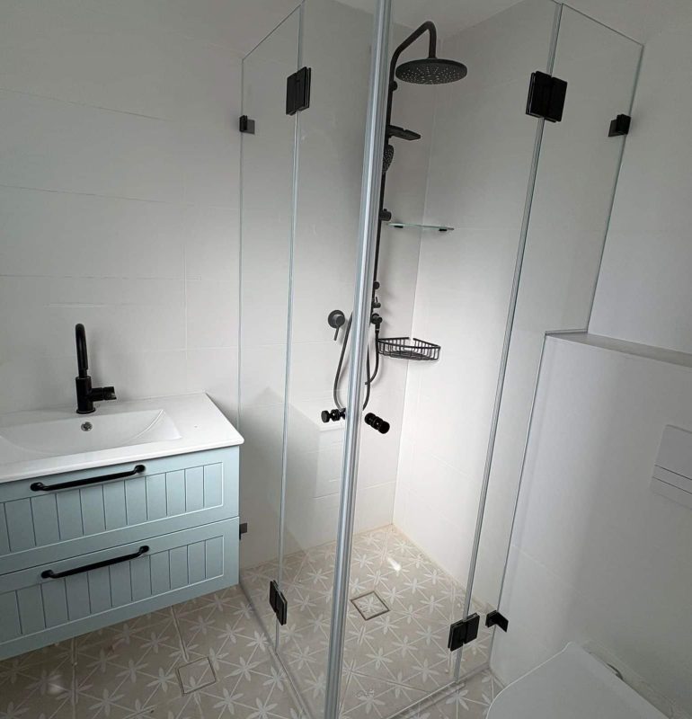 מקלחון פינתי שתי קבועים שתי דלתות