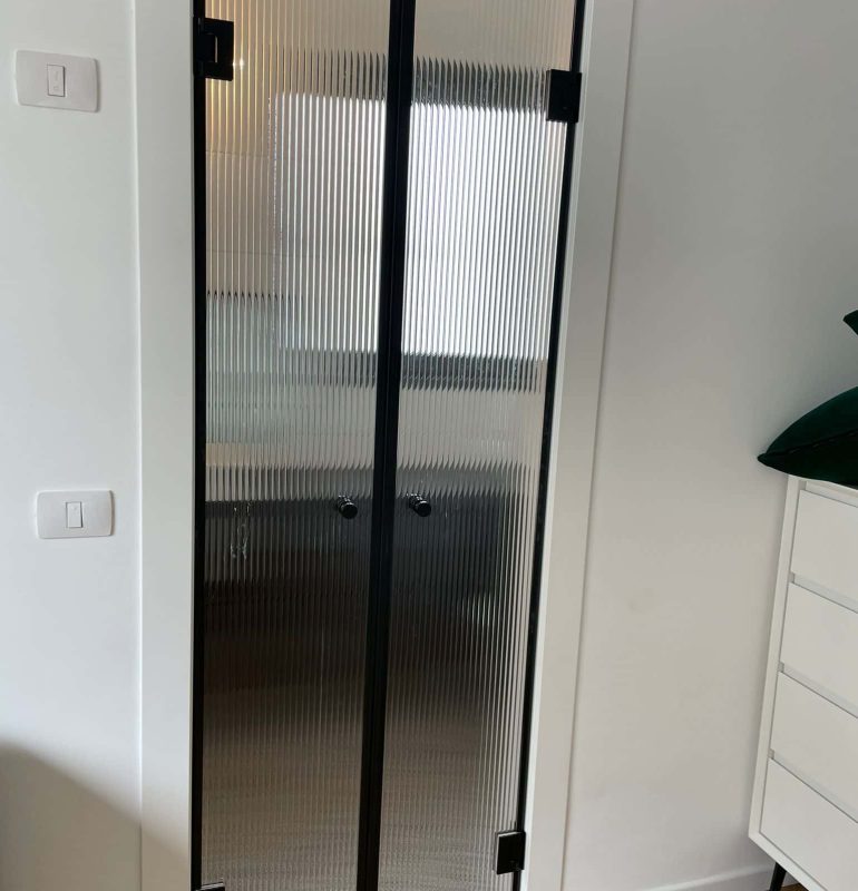 דלתות כניסה