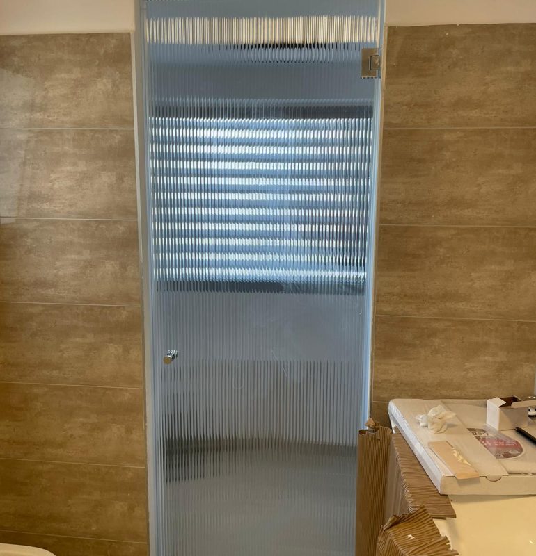 דלתות כניסה